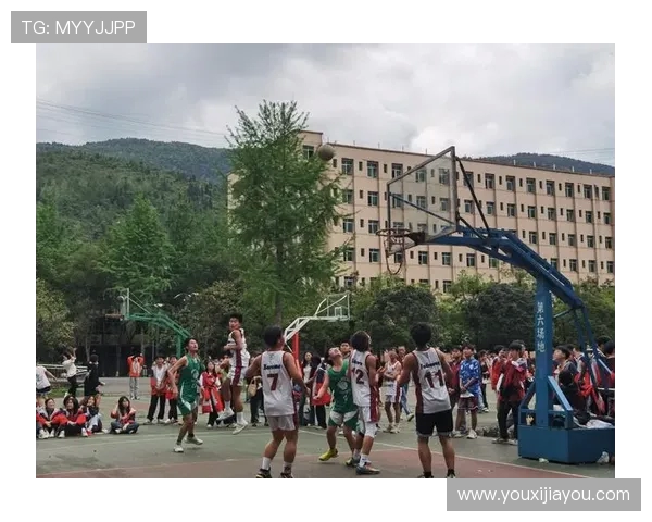 篮球点燃青春激情描绘拼搏梦想展现团队力量与无限可能 篮球点燃青春激情描绘拼搏梦想展现团队力量与无限可能