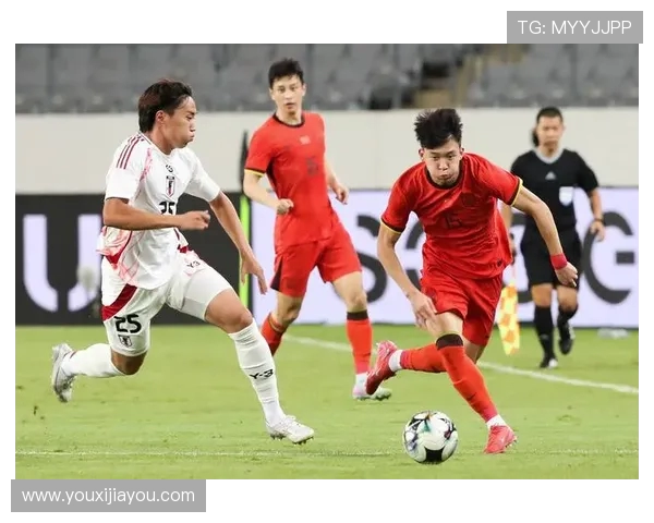 2008东亚杯国足对阵日本的激烈较量与历史意义分析