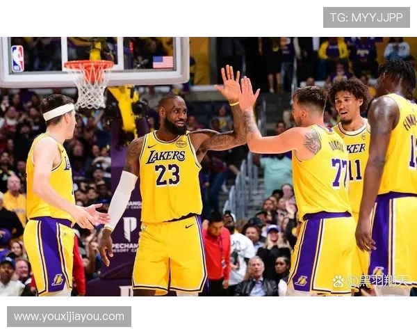 勇士与奇才激战正酣NBA赛季揭幕战精彩回顾与分析